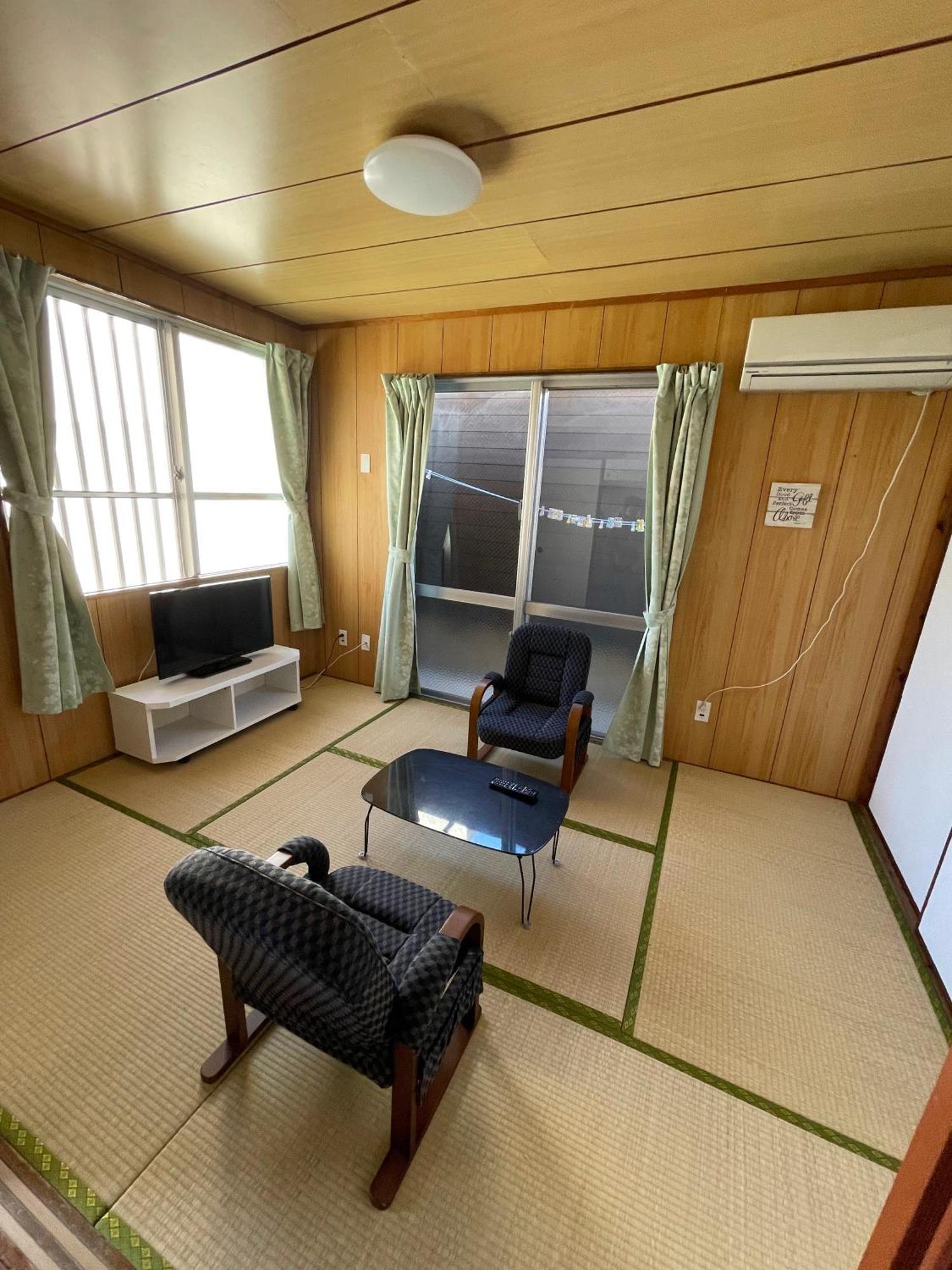 Miyagi Apartment Tomari Naha Habitación foto